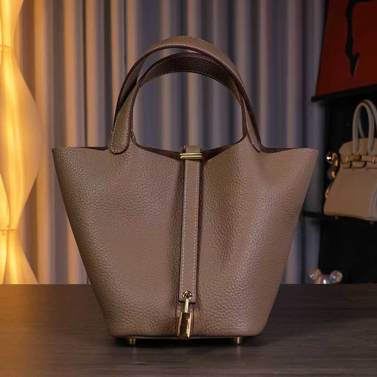 Taupe